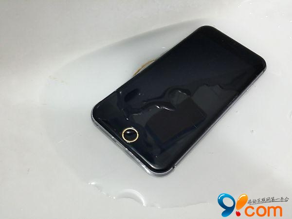 疑似iPhone 6真机曝光 或支持防水功能