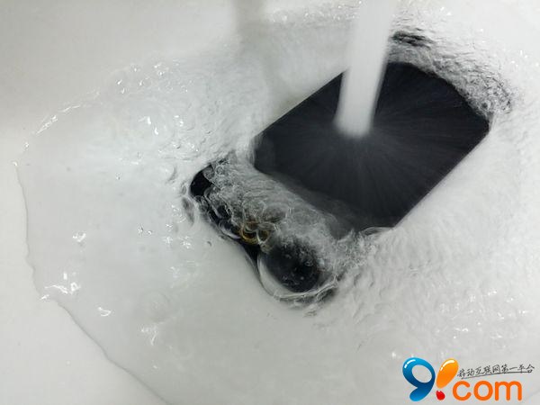 疑似iPhone 6真机曝光 或支持防水功能