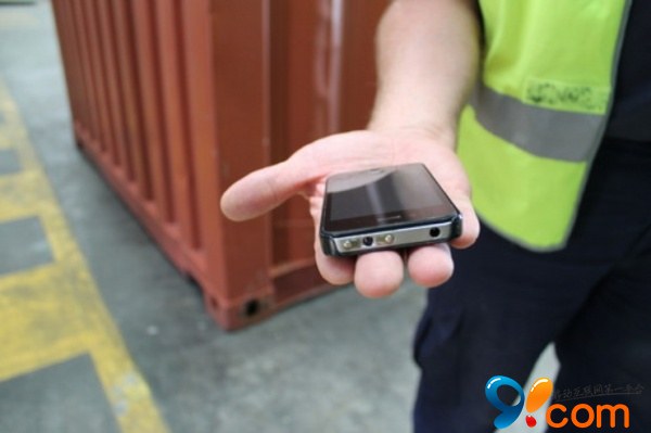 澳大利亚海关查获一批iPhone状的电枪