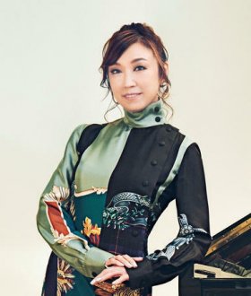 澳门英皇网址:该曲已经可以在主要音乐网站试听并下载
